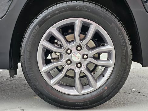 Used 2024 GMC Terrain SLT image 28