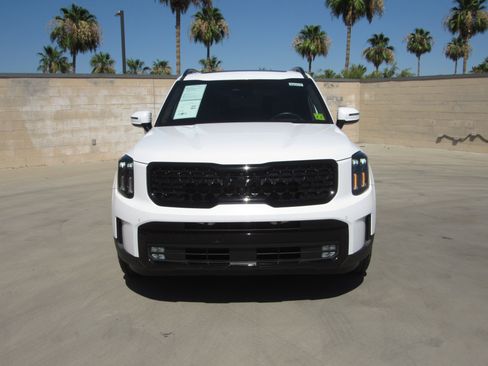 Used 2025 Kia Telluride SX Prestige X-Pro AWD/4WD image 3