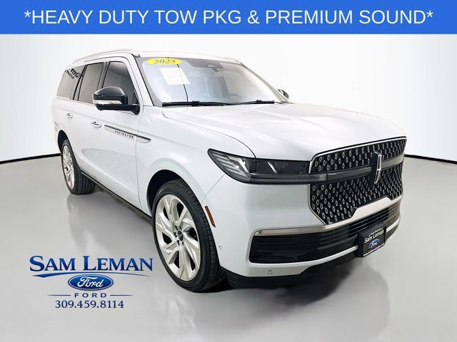 Used 2025 Lincoln Navigator Reserve AWD/4WD image 1
