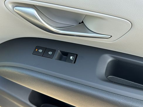 Used 2025 Hyundai Tucson SE image 26