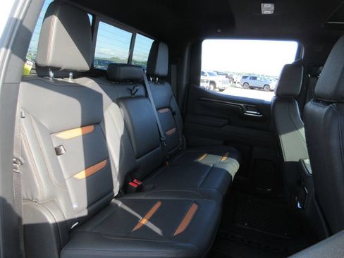 Used 2025 GMC Sierra 1500 AT4 w/ AT4 Premium Package AWD/4WD image 26