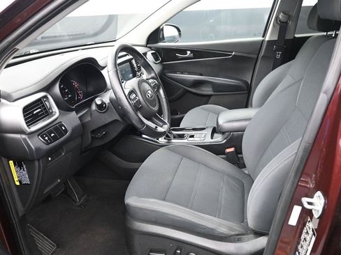 Used 2018 Kia Sorento AWD image 12