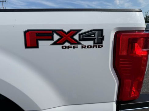 Used 2021 Ford F250 XL w/ STX Appearance Package AWD/4WD image 11