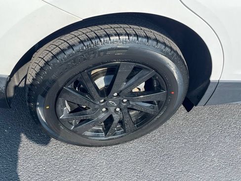 Used 2023 Chevrolet Equinox LS w/ Midnight Edition AWD/4WD image 10