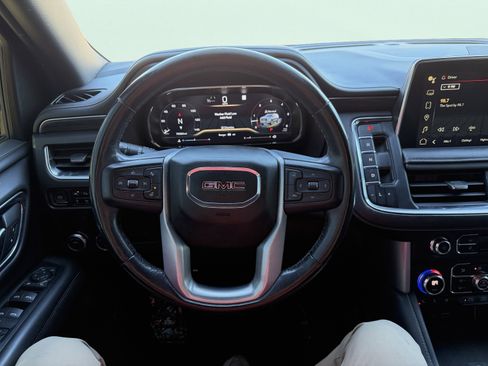 Used 2022 GMC Yukon XL SLT w/ SLT Luxury Package image 46