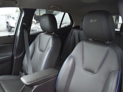 Used 2025 Buick Encore GX Sport Touring w/ Comfort Package image 16