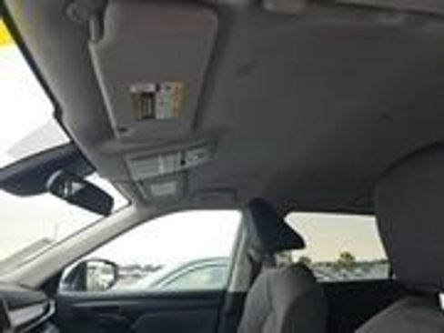 Used 2023 Toyota Highlander LE image 12