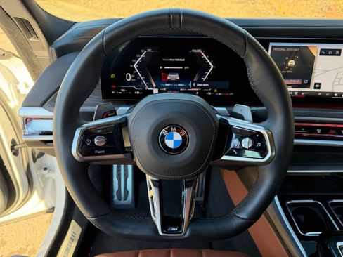 Used 2023 BMW 760i xDrive image 15