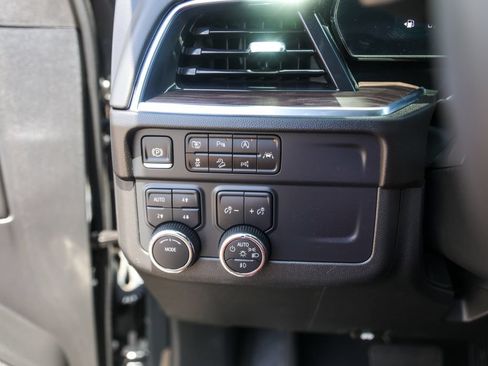 Used 2025 Chevrolet Tahoe Z71 AWD/4WD image 18
