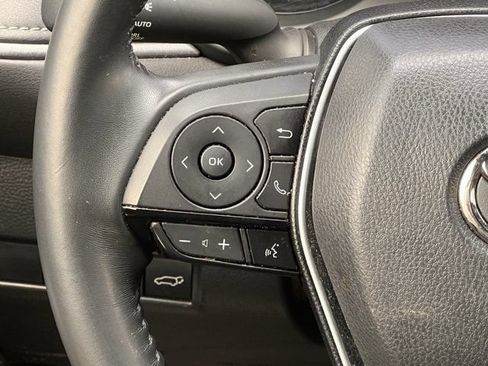 Used 2022 Toyota Venza XLE AWD/4WD image 14