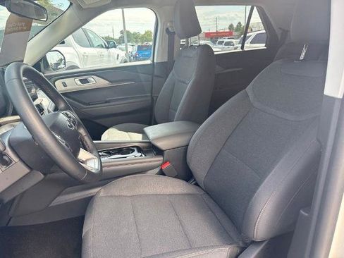 Certified 2026 Ford Explorer Active RWD image 9