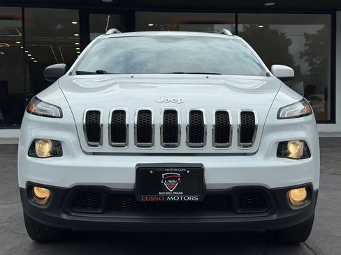Used 2016 Jeep Cherokee Latitude w/ Comfort/Convenience Group AWD/4WD image 32