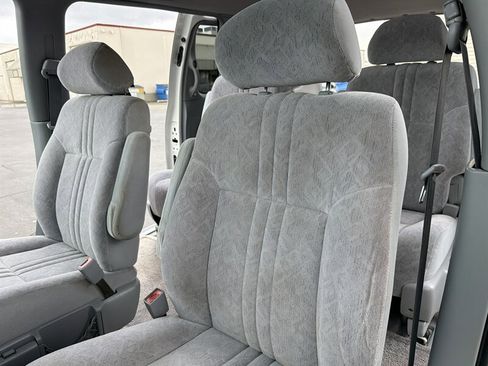 Used 1998 Toyota Sienna LE image 31