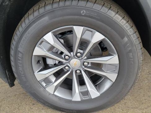 New 2027 Chevrolet Equinox LT w/ Convenience Package II AWD/4WD image 5
