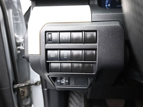 Used 2024 Toyota Tacoma TRD Off-Road image 12