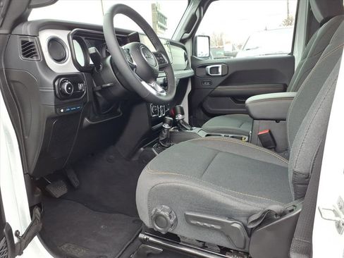 Certified 2025 Jeep Wrangler Unlimited Sahara image 13