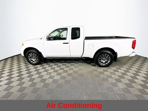 Used 2012 Nissan Frontier SV w/ Sport Appearance Pkg AWD/4WD image 7