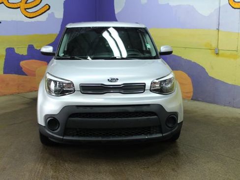 Used 2017 Kia Soul FWD image 3