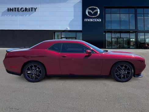 Used 2019 Dodge Challenger R/T w/ Driver Convenience Group image 3