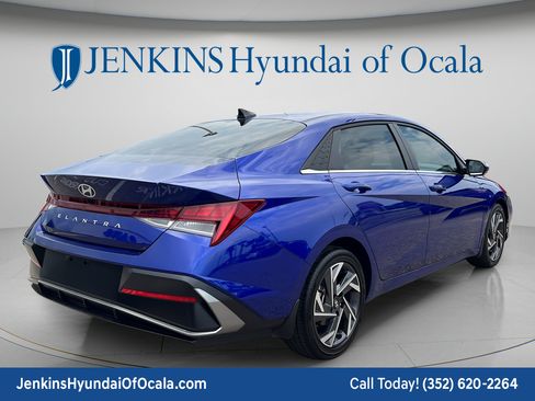 Certified 2025 Hyundai Elantra SEL FWD image 8