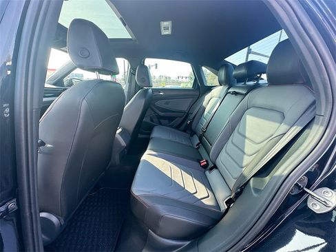 Used 2025 Volkswagen Jetta GLI Autobahn image 17