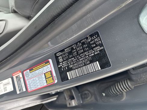Used 2024 Hyundai Elantra SEL FWD image 31
