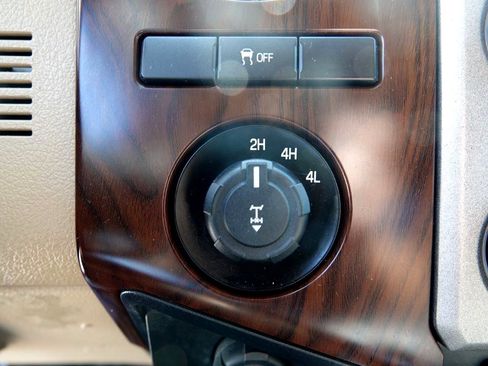 Used 2014 Ford F250 Lariat w/ Chrome Package image 31