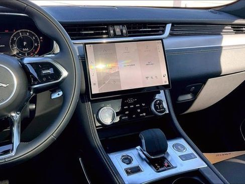 New 2025 Jaguar F-PACE R-Dynamic S image 6