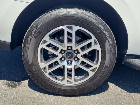 Used 2025 Ford Expedition Active AWD/4WD image 5