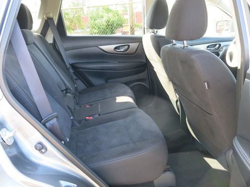 Used 2015 Nissan Rogue SV AWD/4WD image 16