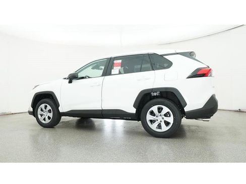 Used 2025 Toyota RAV4 LE FWD image 20