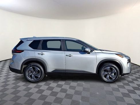 Certified 2025 Nissan Rogue SV image 8