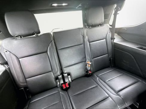 Used 2023 Chevrolet Tahoe Z71 w/ Luxury Package image 28