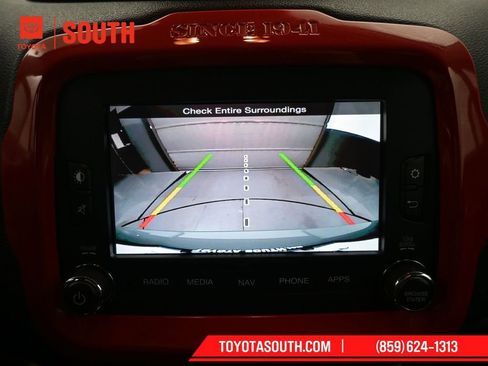 Used 2017 Jeep Renegade Trailhawk w/ Premium Trailhawk Package image 17