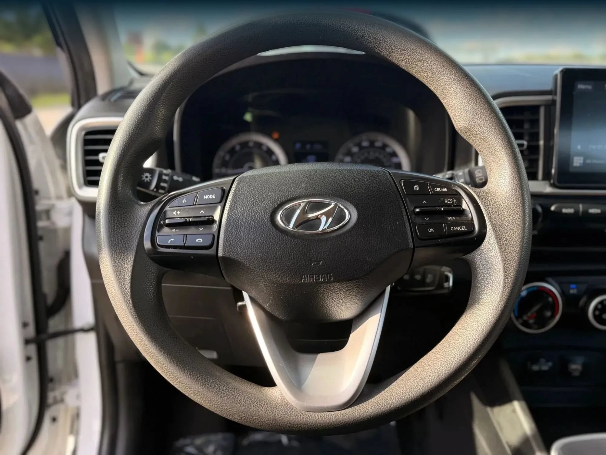 Used 2021 Hyundai Venue SE FWD image 24