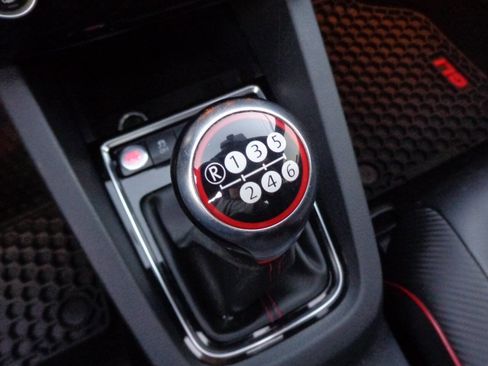 Used 2015 Volkswagen Jetta GLI SEL image 17