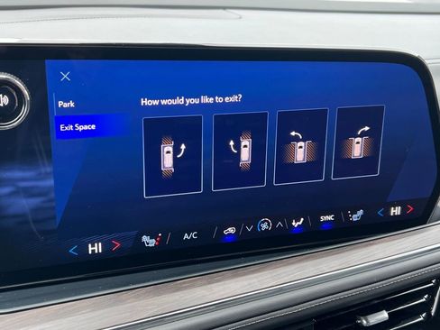 Certified 2025 Chevrolet Tahoe Z71 w/ Comfort Package image 35