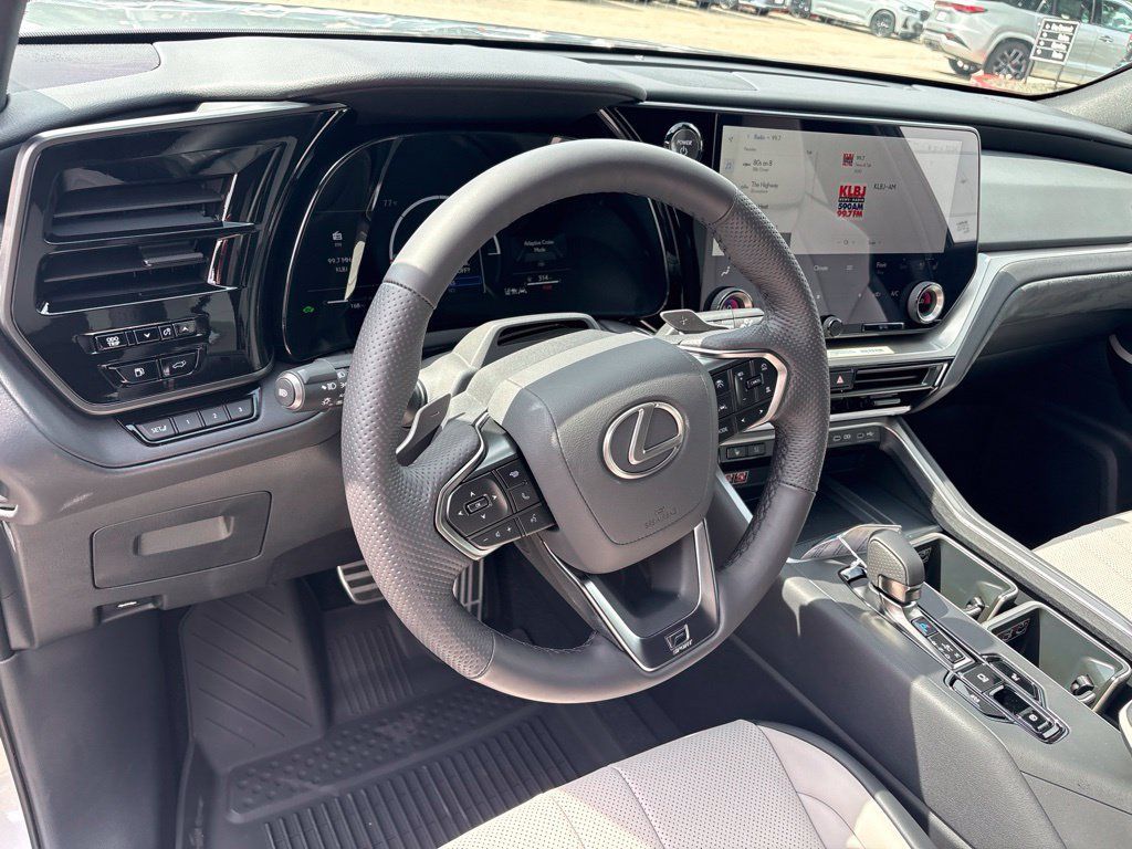 Used 2026 Lexus TX 500h AWD w/ Technology Package image 12