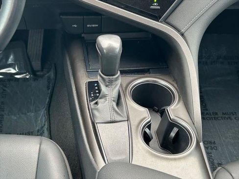 Certified 2021 Toyota Camry SE w/ Convenience Package FWD image 19