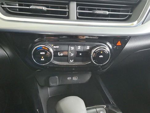 Used 2024 Chevrolet Trax LT image 24