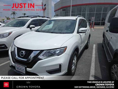 Used 2017 Nissan Rogue SV AWD/4WD image 1