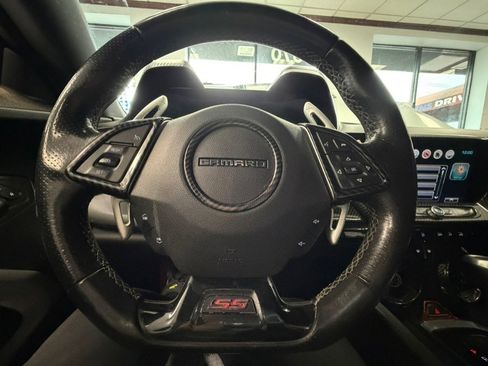 Used 2018 Chevrolet Camaro SS image 31