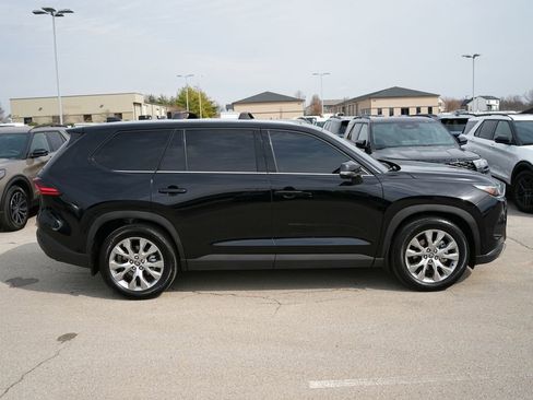 Used 2025 Toyota Grand Highlander Limited image 4