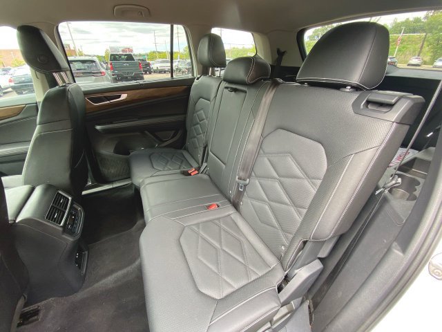 Used 2025 Volkswagen Atlas SE AWD/4WD image 23