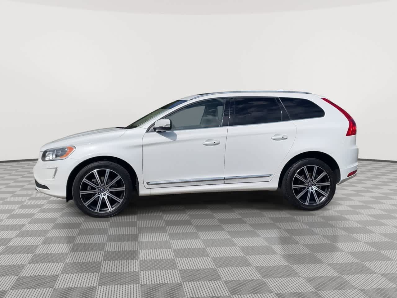 Used 2017 Volvo XC60 T6 Inscription w/ Climate Package AWD/4WD image 5