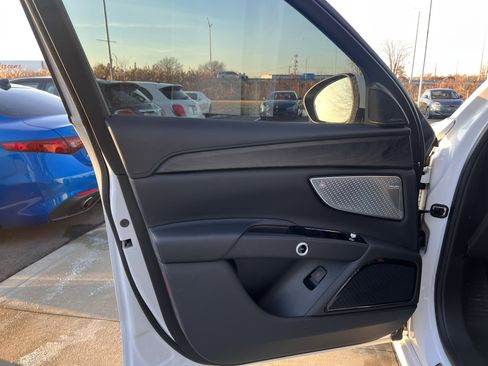 Used 2023 Maserati Grecale Modena image 16