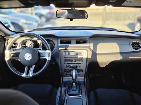 Used 2013 Ford Mustang Coupe RWD image 9
