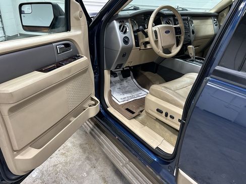 Used 2013 Ford Expedition EL XLT image 9