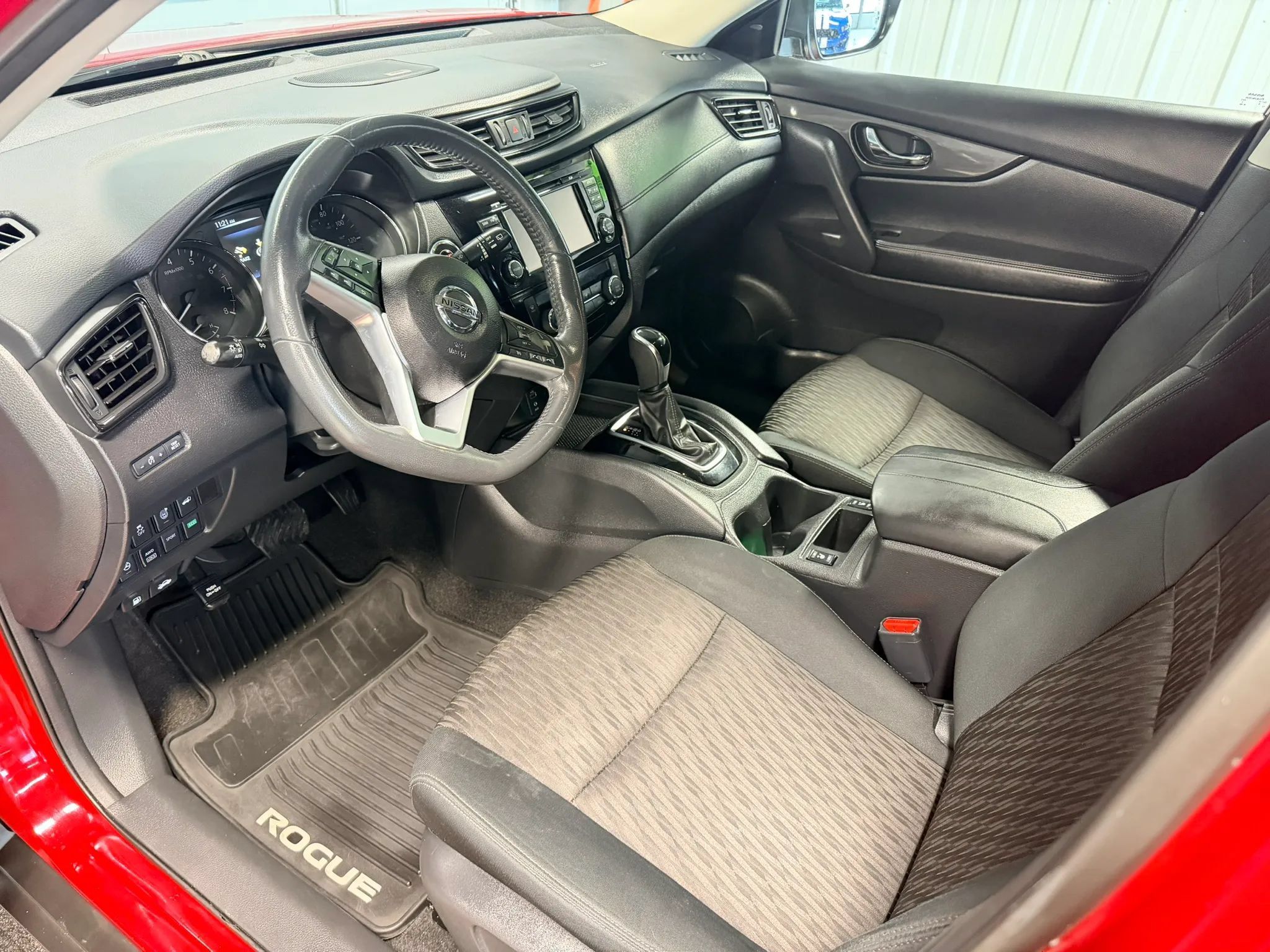 Used 2017 Nissan Rogue SV w/ Sun & Sound Touring Package AWD/4WD image 7