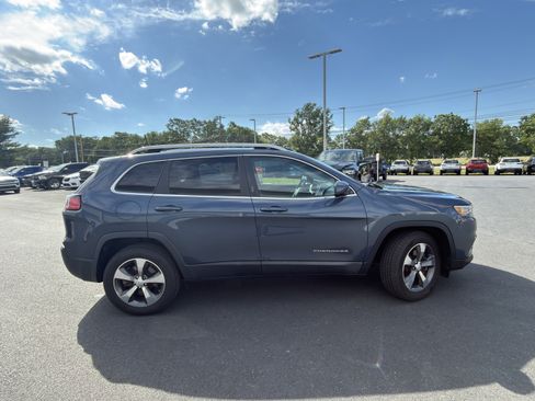 Used 2019 Jeep Cherokee Limited AWD/4WD image 3